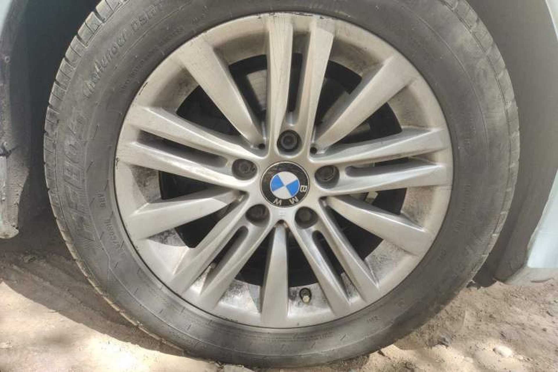 Used BMW 3 Series 2011 320i Sport Edition Right Front Wheel Hub