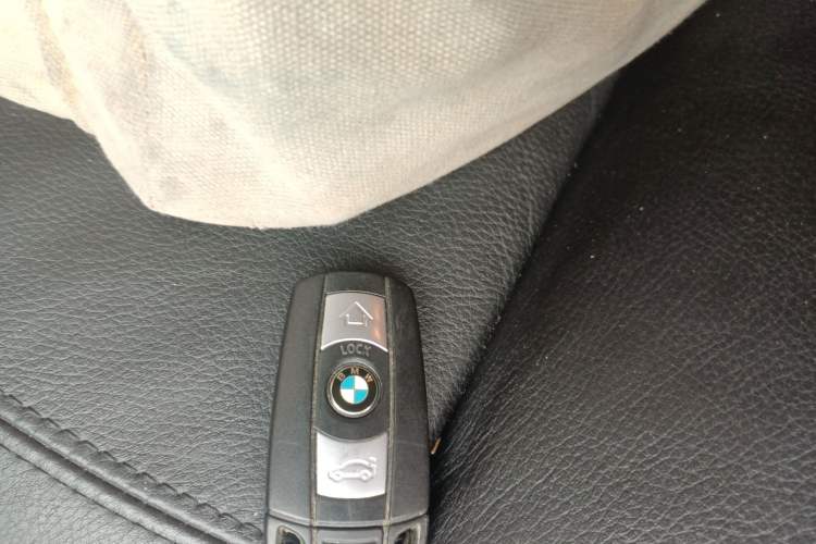 Used BMW 3 Series 2011 325i two-door coupe Vehicle Key