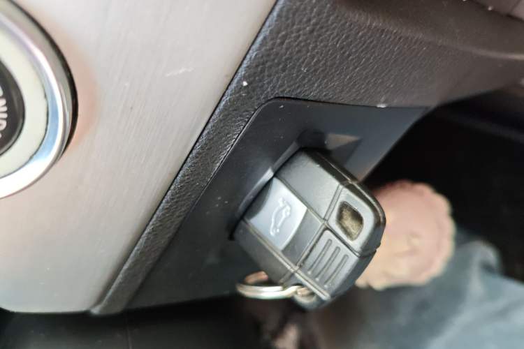 Used BMW 3 Series 2011 325i Convertible Coupe Vehicle Key