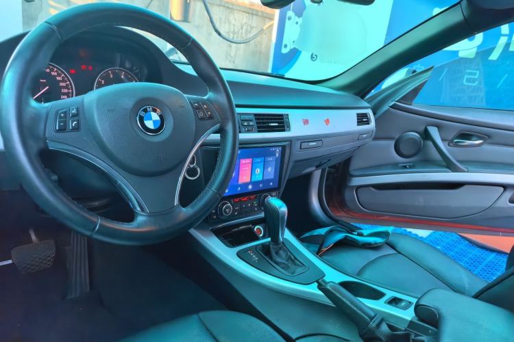 Used BMW 3 Series 2011 320i Convertible Coupe Center Console