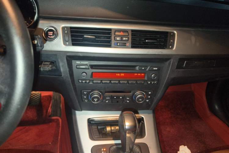 Used BMW 3 Series 2011 320i Convertible Coupe Audio And AC Panel