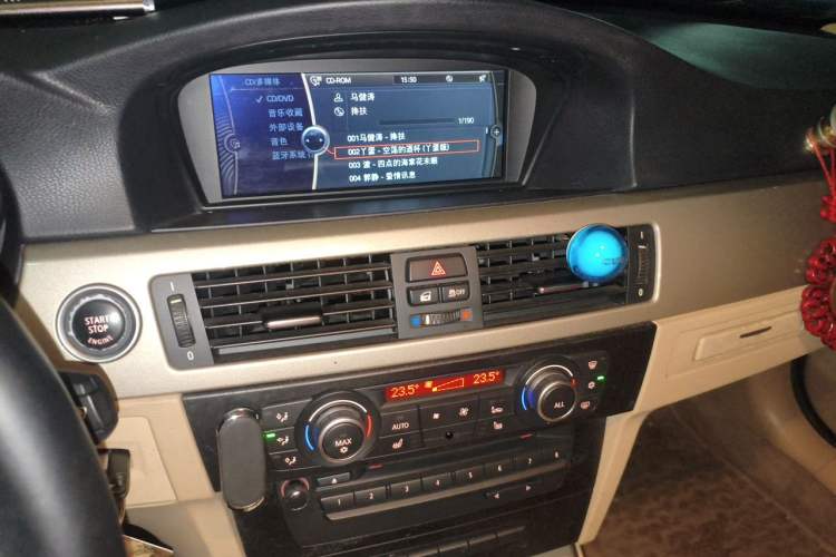 Used BMW 3 Series 2011 320i Luxury Edition Audio And AC Panel