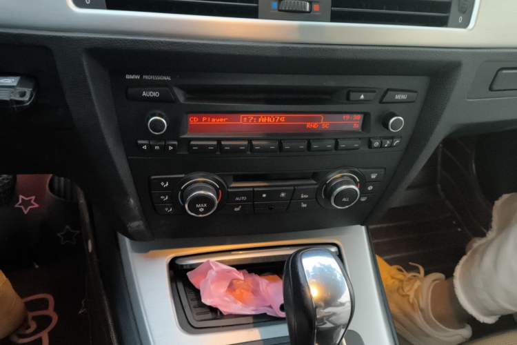 Used BMW 3 Series 2011 320i Coupe Audio And AC Panel