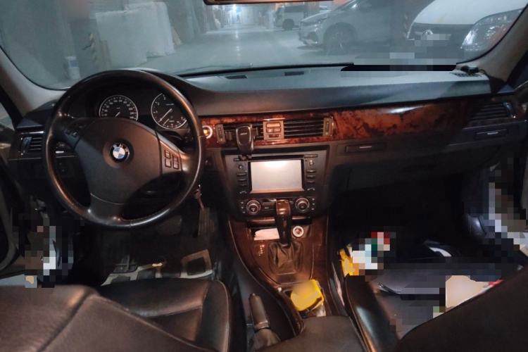 Used BMW 3 Series 2011 320i Sport Edition Center Console