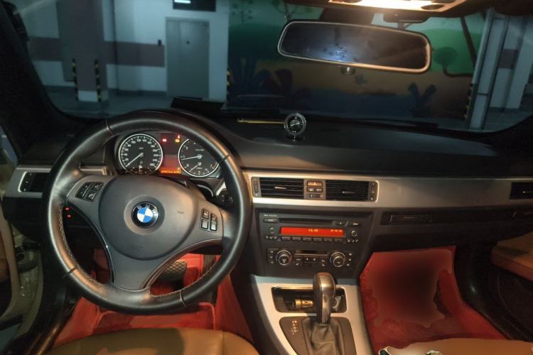 Used BMW 3 Series 2011 320i Convertible Coupe Center Console