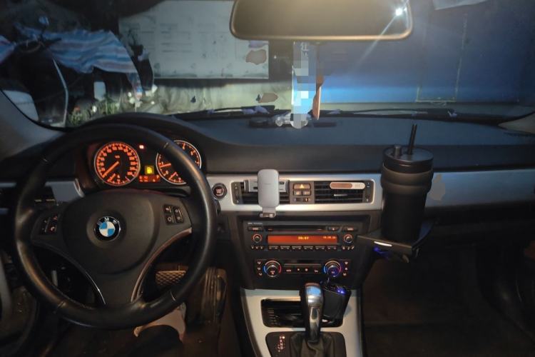 Used BMW 3 Series 2011 320i Coupe Center Console