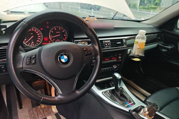 Used BMW 3 Series 2011 320i Coupe Center Console