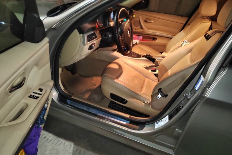 Used BMW 3 Series 2011 320i Luxury Edition Driver Seat