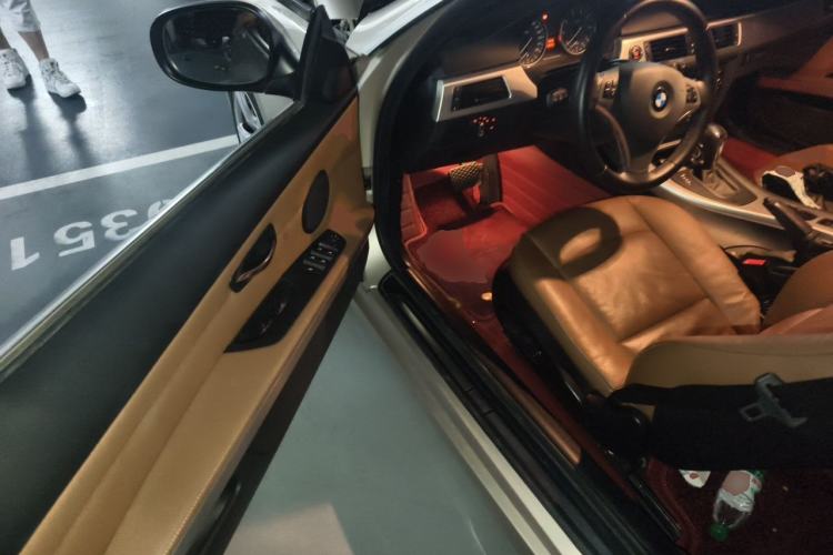 Used BMW 3 Series 2011 320i Convertible Coupe Driver Seat