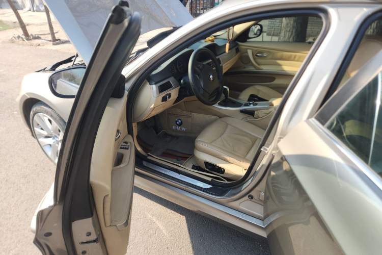 Used BMW 3 Series 2011 320i Luxury Edition Driver Seat