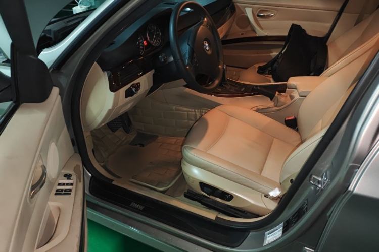 Used BMW 3 Series 2011 320i Sport Edition Driver Seat