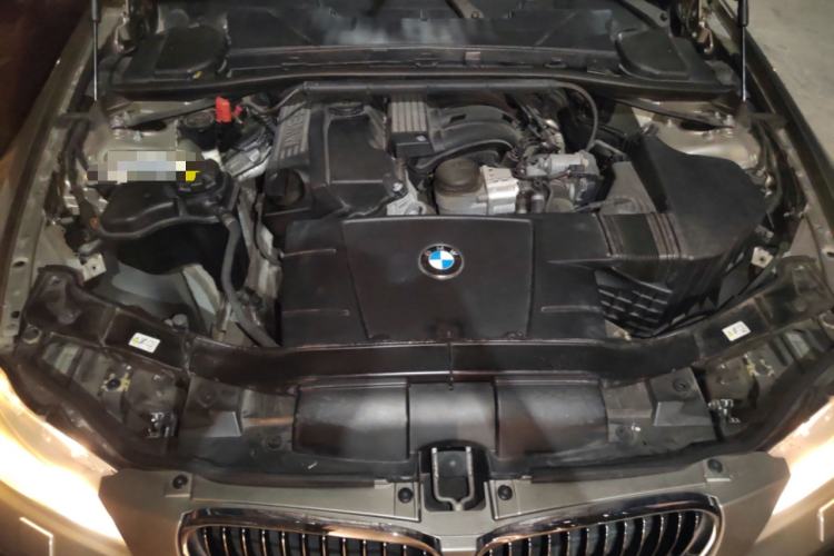 Used BMW 3 Series 2011 320i Luxury Edition Engine Bay