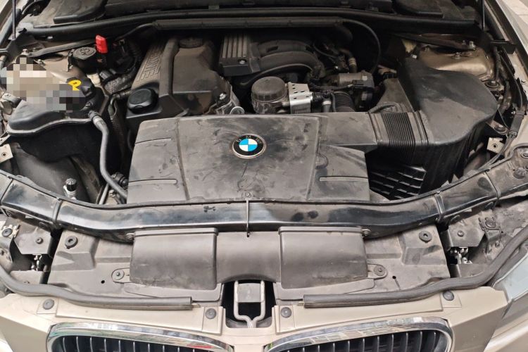 Used BMW 3 Series 2011 318i Leading Model Engine Bay