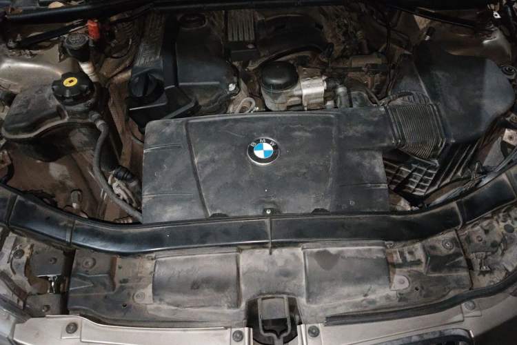 Used BMW 3 Series 2011 320i Sport Edition Engine Bay