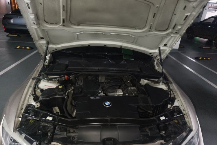 Used BMW 3 Series 2011 320i Convertible Coupe Engine Bay