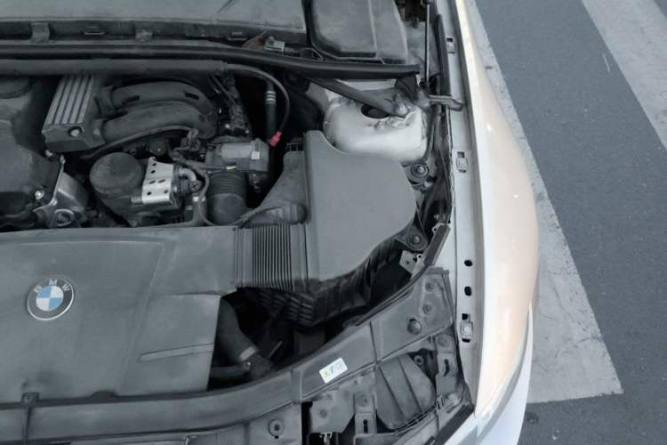 Used BMW 3 Series 2011 320i Coupe Engine Bay Left