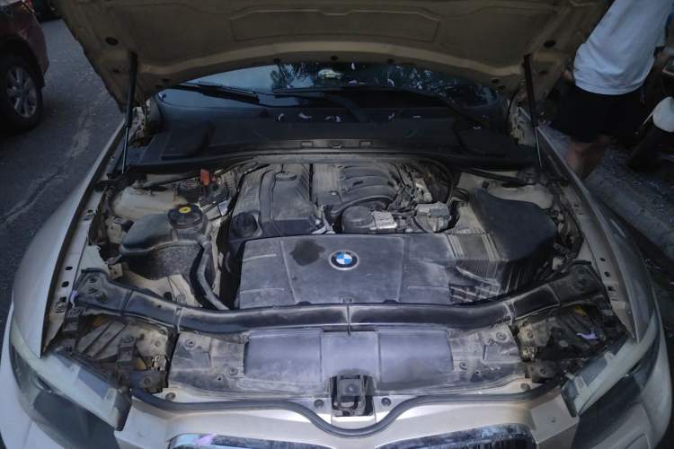 Used BMW 3 Series 2011 320i Coupe Engine Bay