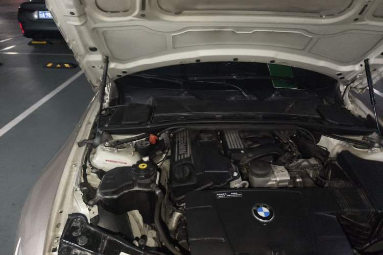 Used BMW 3 Series 2011 320i Convertible Coupe Engine Bay Right
