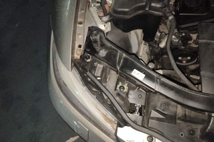 Used BMW 3 Series 2011 320i Luxury Edition Engine Bay Right