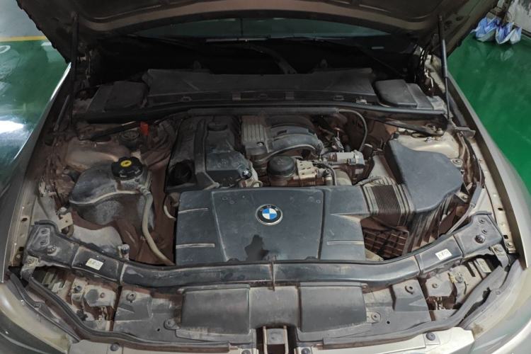 Used BMW 3 Series 2011 320i Sport Edition Engine Bay