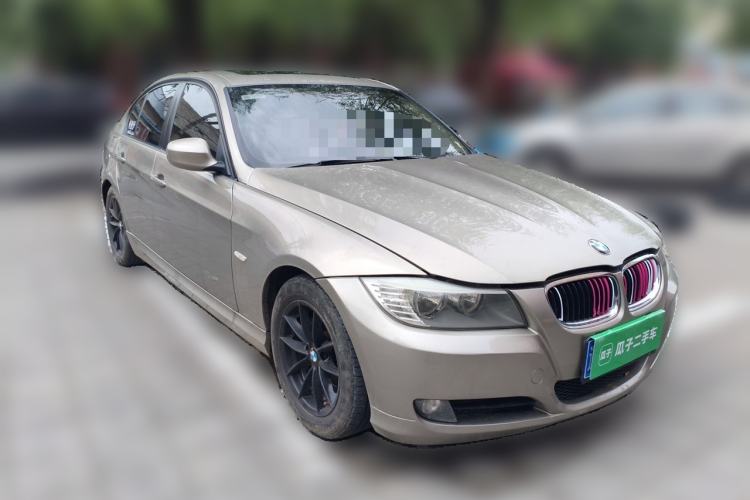 Used BMW 3 Series 2011 318i Leading Model Front Right 45 Deg