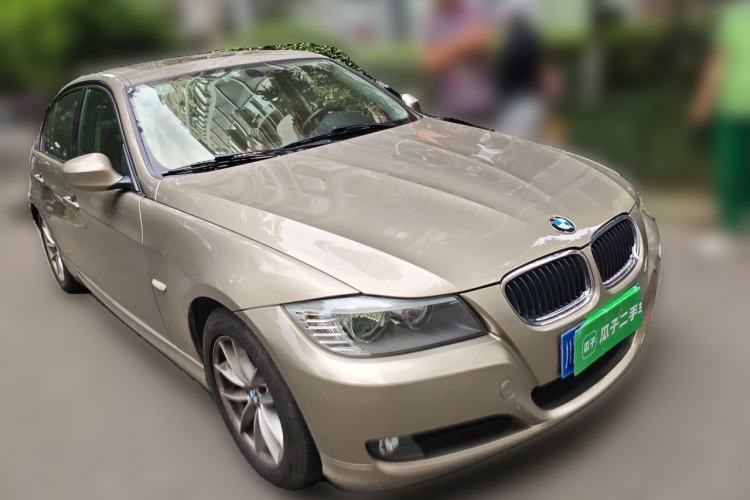 Used BMW 3 Series 2011 318i Leading Model Front Right 45 Deg