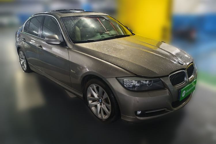 Used BMW 3 Series 2011 320i Luxury Edition Front Right 45 Deg