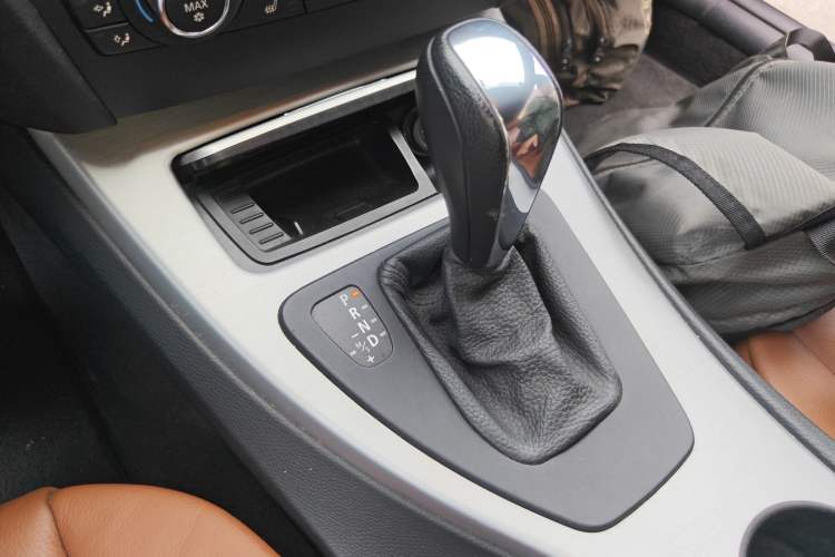 Used BMW 3 Series 2011 325i Convertible Coupe Gear Lever