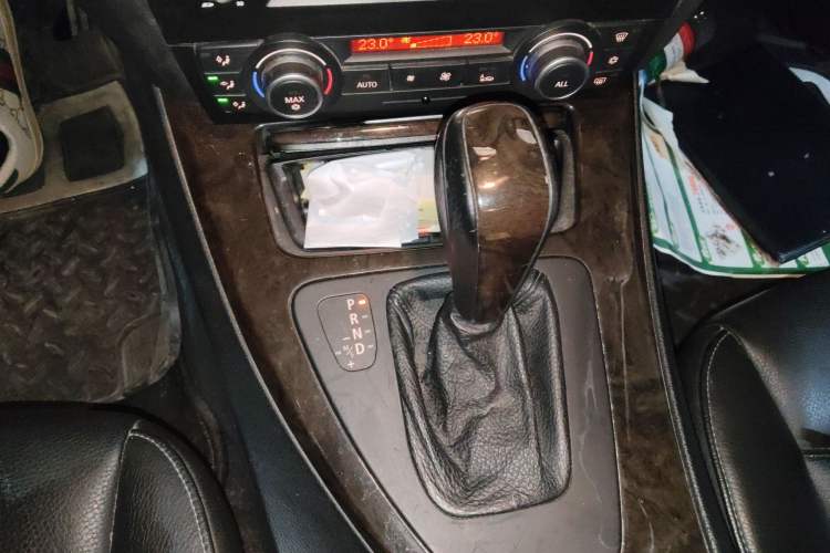 Used BMW 3 Series 2011 320i Sport Edition Gear Lever