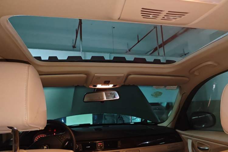 Used BMW 3 Series 2011 320i Sport Edition Headliner