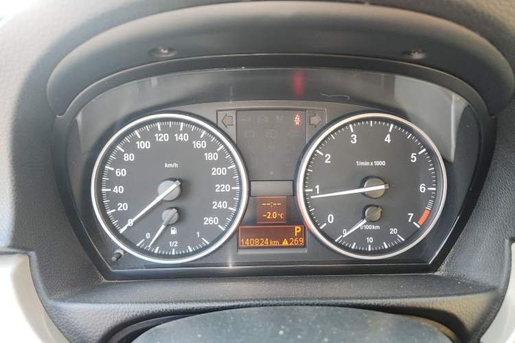 Used BMW 3 Series 2011 320i Luxury Edition Instrument Cluster