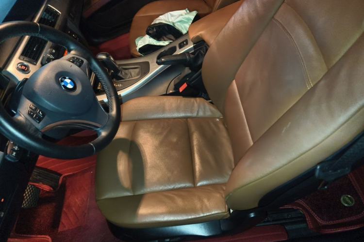 Used BMW 3 Series 2011 320i Convertible Coupe Left Front Seat