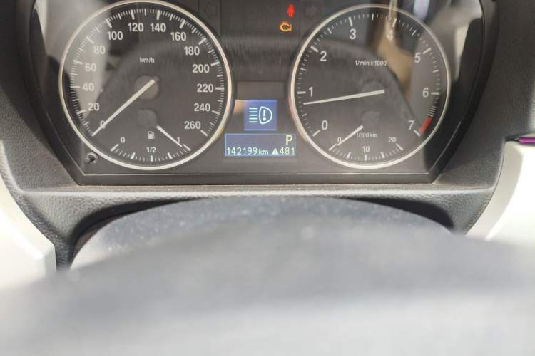 Used BMW 3 Series 2011 318i Leading Model Odometer Close Up