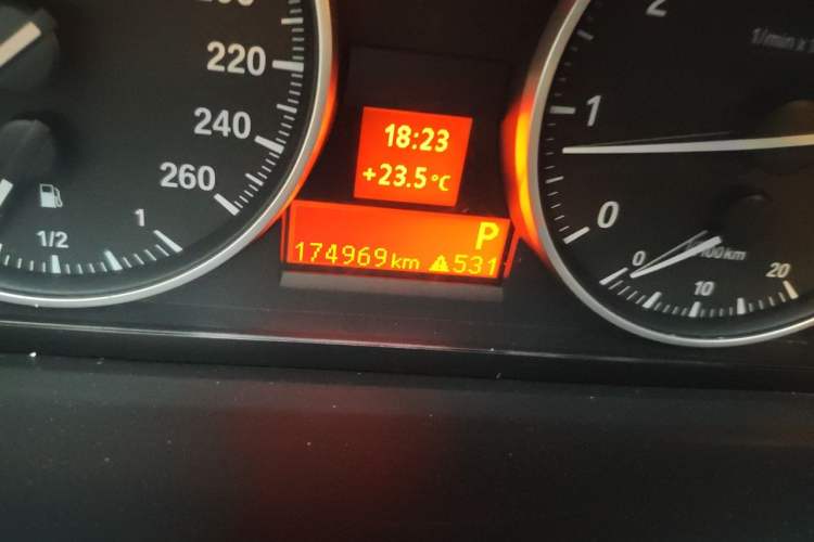 Used BMW 3 Series 2011 318i Leading Model Odometer Close Up