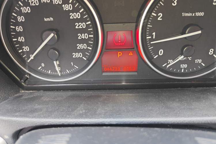 Used BMW 3 Series 2011 325i Convertible Coupe Odometer Close Up