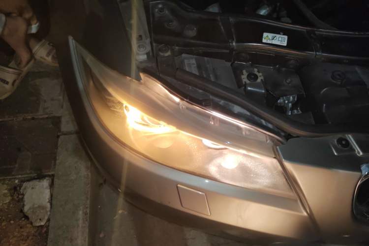 Used BMW 3 Series 2011 320i Luxury Edition Right Front Headlight