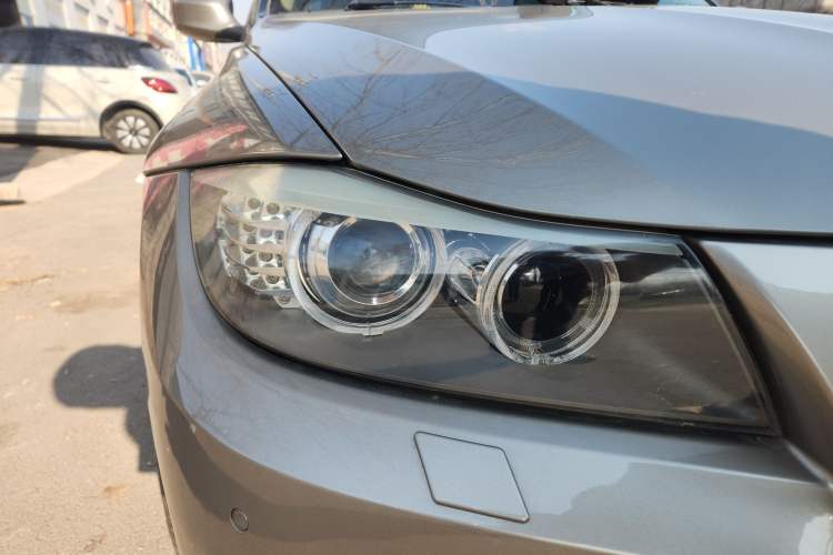 Used BMW 3 Series 2011 320i Luxury Edition Right Front Headlight