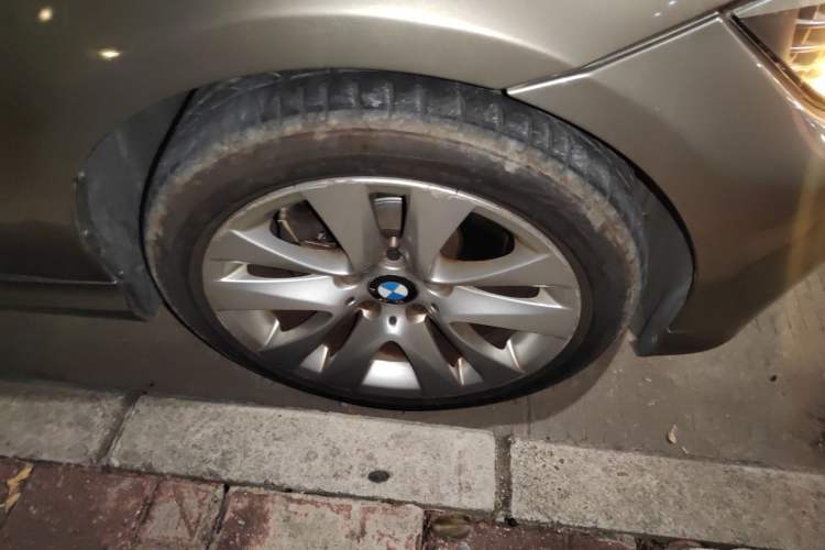 Used BMW 3 Series 2011 320i Luxury Edition Right Front Wheel Hub