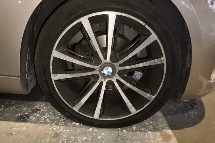 Used BMW 3 Series 2011 320i Coupe Right Front Wheel Hub