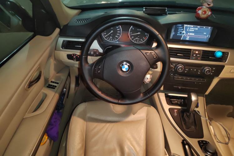 Used BMW 3 Series 2011 320i Luxury Edition Steering Wheel