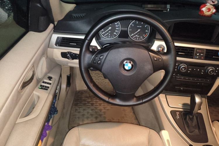 Used BMW 3 Series 2011 320i Luxury Edition Steering Wheel