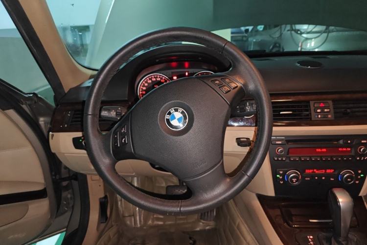 Used BMW 3 Series 2011 320i Sport Edition Steering Wheel