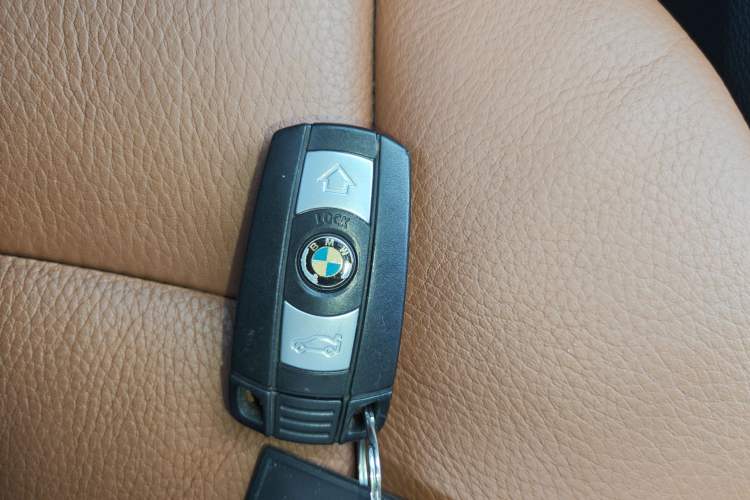 Used BMW 3 Series 2011 325i Convertible Coupe Vehicle Key