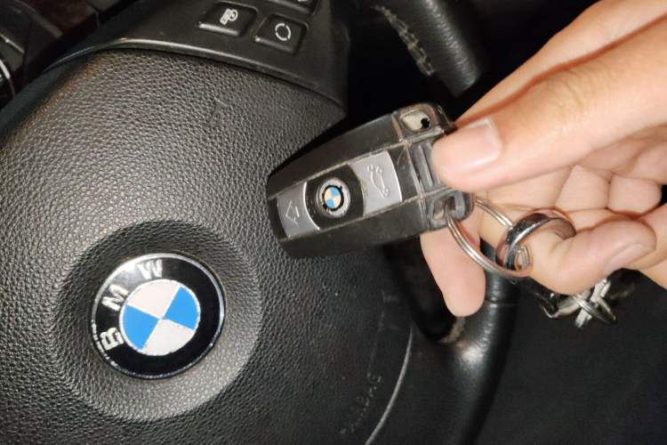 Used BMW 3 Series 2011 320i Sport Edition Vehicle Key