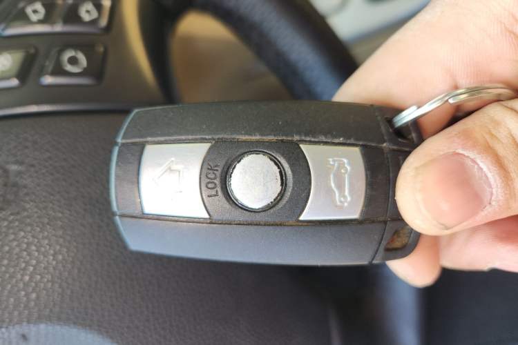 Used BMW 3 Series 2011 320i Luxury Edition Vehicle Key