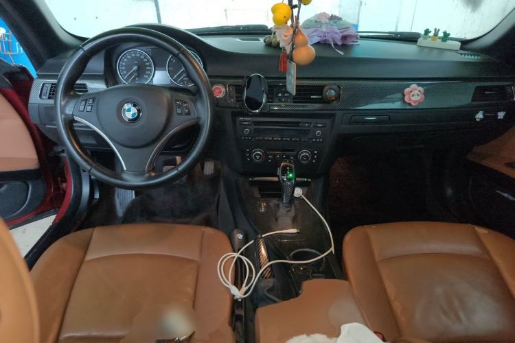 Used BMW 3 Series 2011 320i Convertible Coupe Center Console