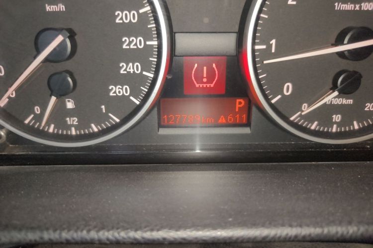 Used BMW 3 Series 2011 320i Convertible Coupe Odometer Close Up
