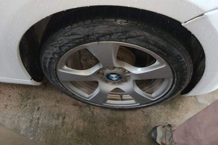 Used BMW 3 Series 2011 320i Convertible Coupe Right Front Wheel Hub