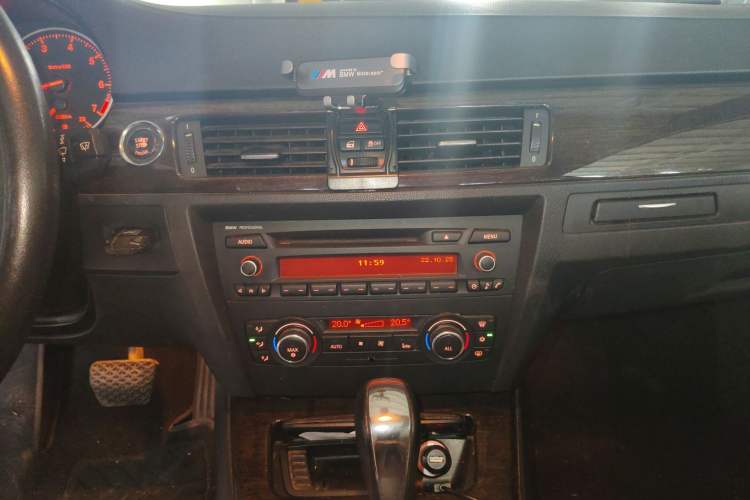 Used BMW 3 Series 2011 320i Coupe Audio And AC Panel