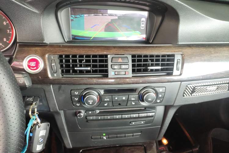 Used BMW 3 Series 2011 335i Convertible Coupe Audio And AC Panel